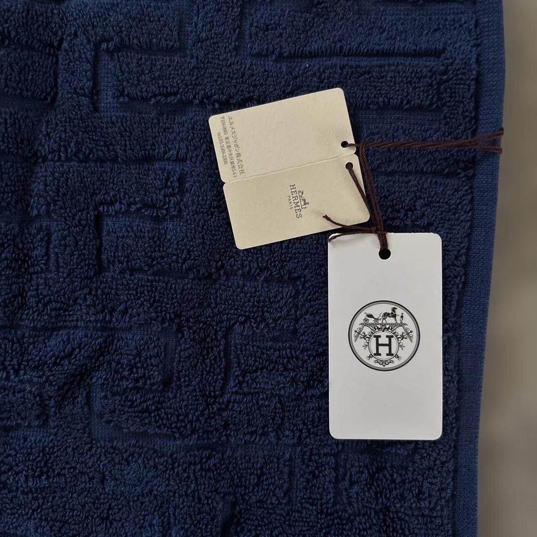 【新品未使用】タグ付き エルメス　カレ　　タオル　ステアーズ　ネイビー系