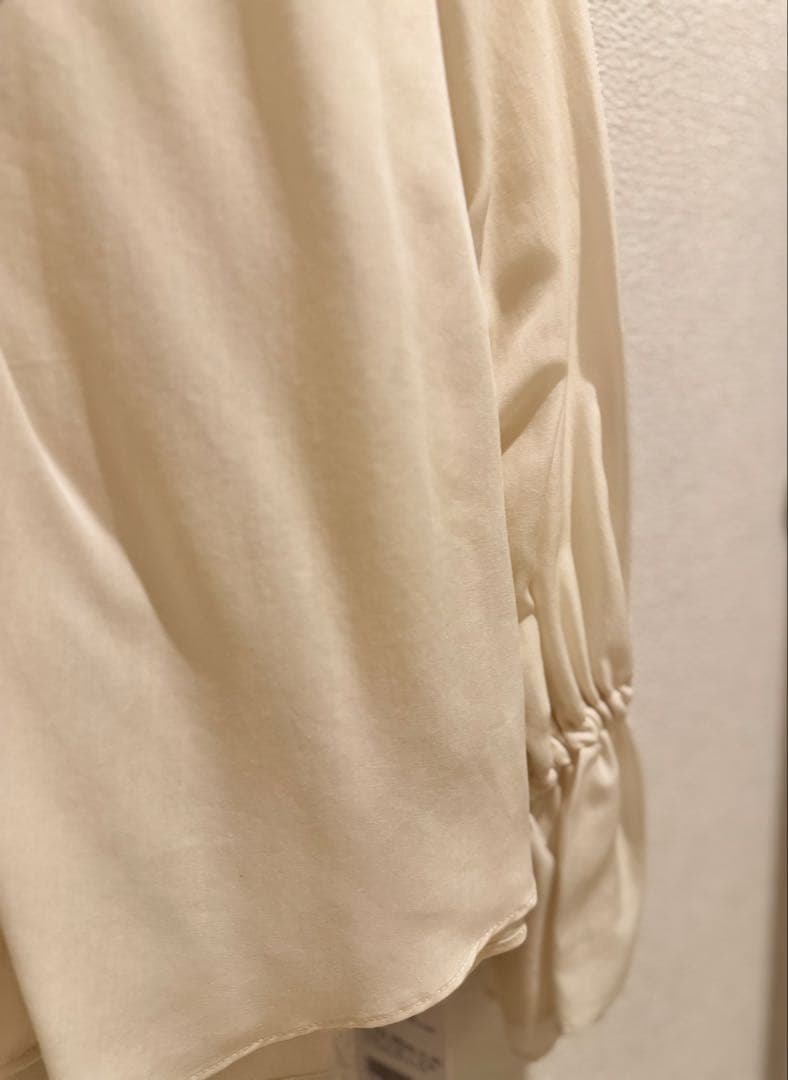 【新品未使用】ノーリーズ・ラッフル衿とろみブラウス　CLASSY掲載