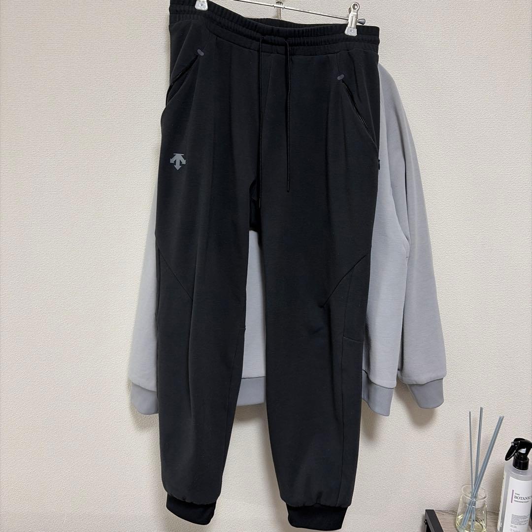 デサント　トレーニングウェア上下　Mサイズ