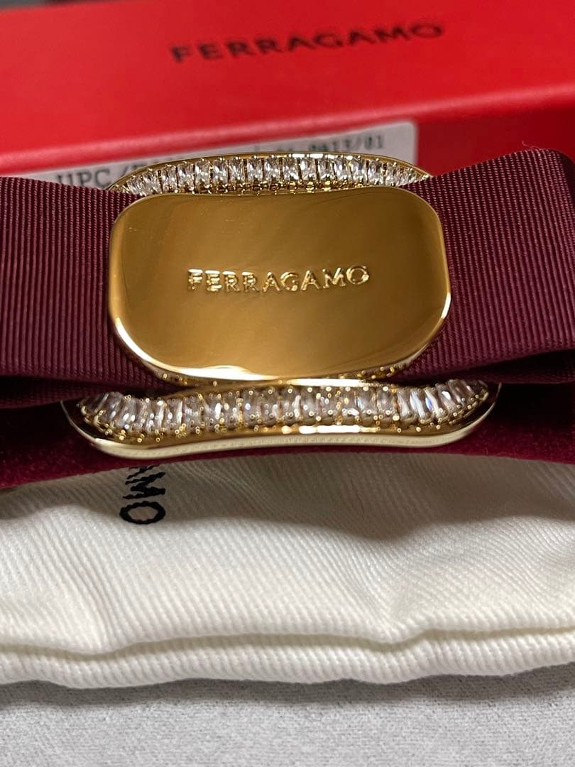新品未使用　箱保存袋付き　フェラガモ　ビジュー　バレッタ