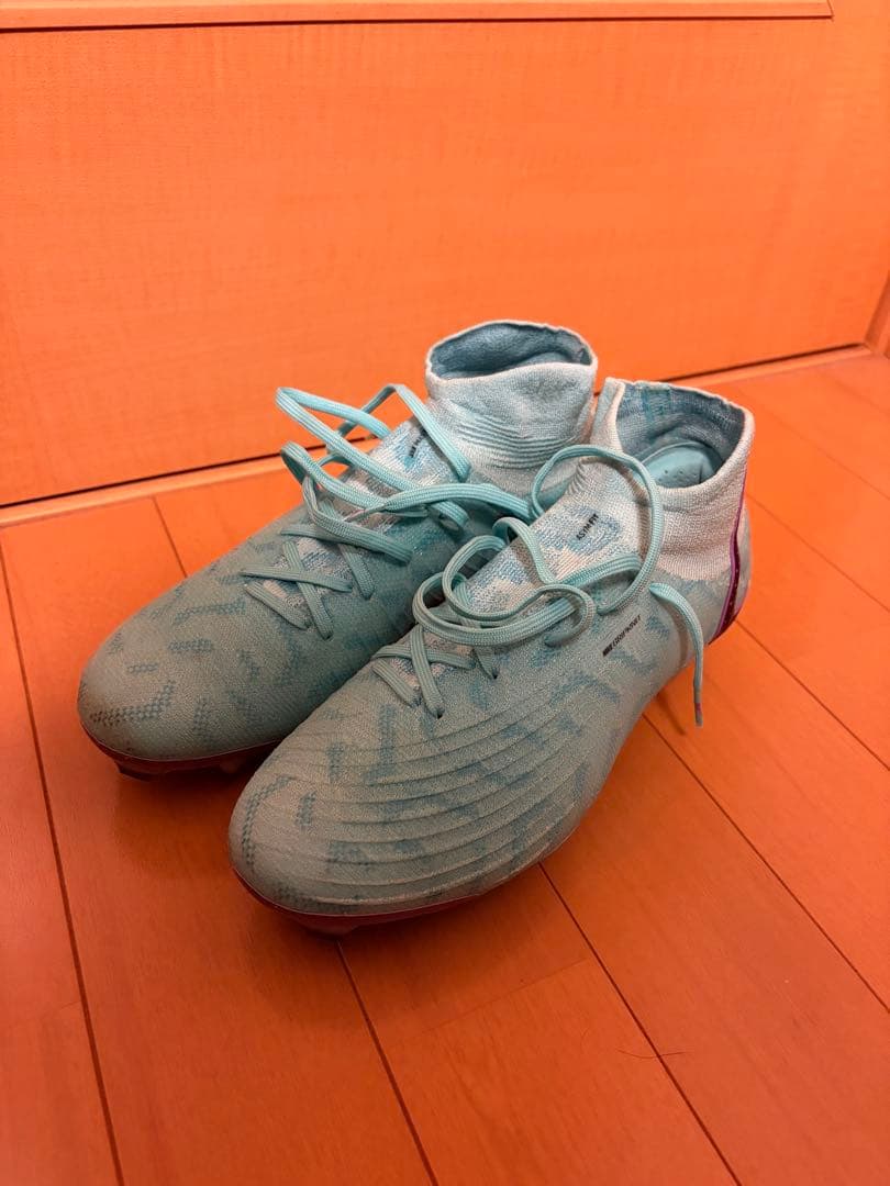 アクアブルー ハイカット サッカーシューズ