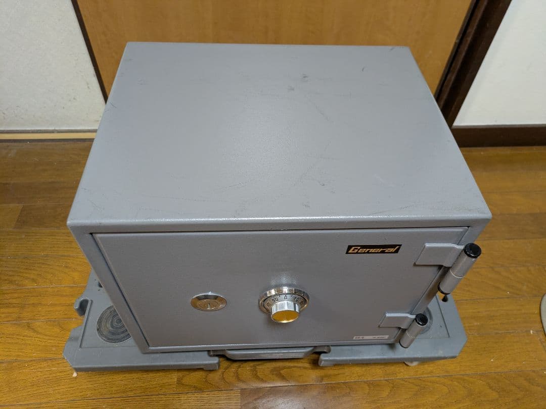 【日曜限定値下げ】エーコー ダイヤル式耐火金庫 es-9