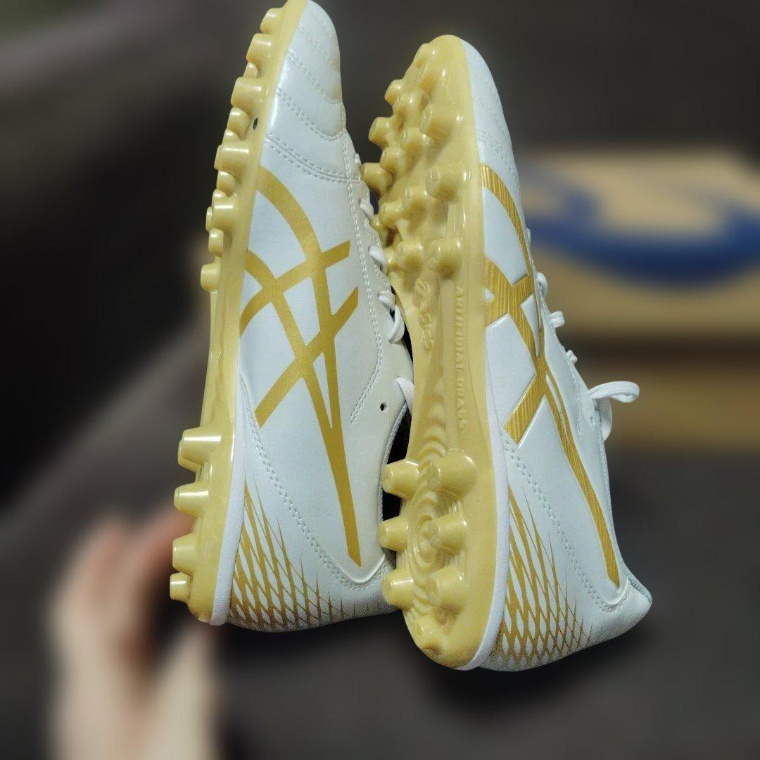 アシックス　サッカースパイクASICS ホワイト/リッチゴールド