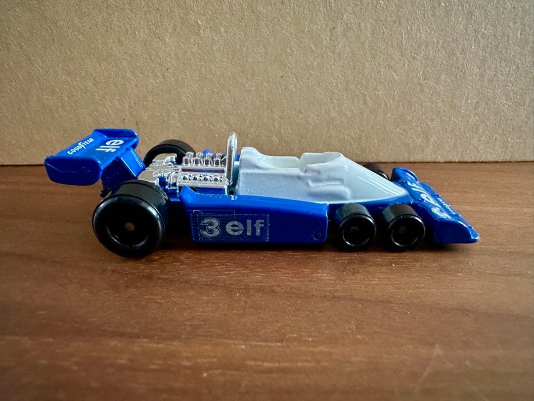 トミカ 外車シリーズ F32 1/52 タイレル P34 フォード シール付き