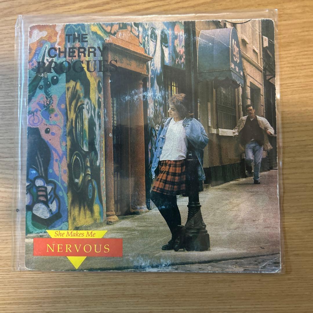 洋楽 Cherry Brogues - She Makes Me Nervous